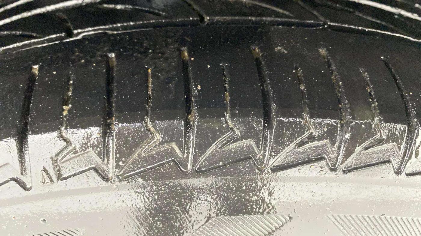 2017 Skoda Rapid STYLE 1.5 TDI AT, Diesel, Automatic, 1,15,836 km, Right Front Tyre Tread