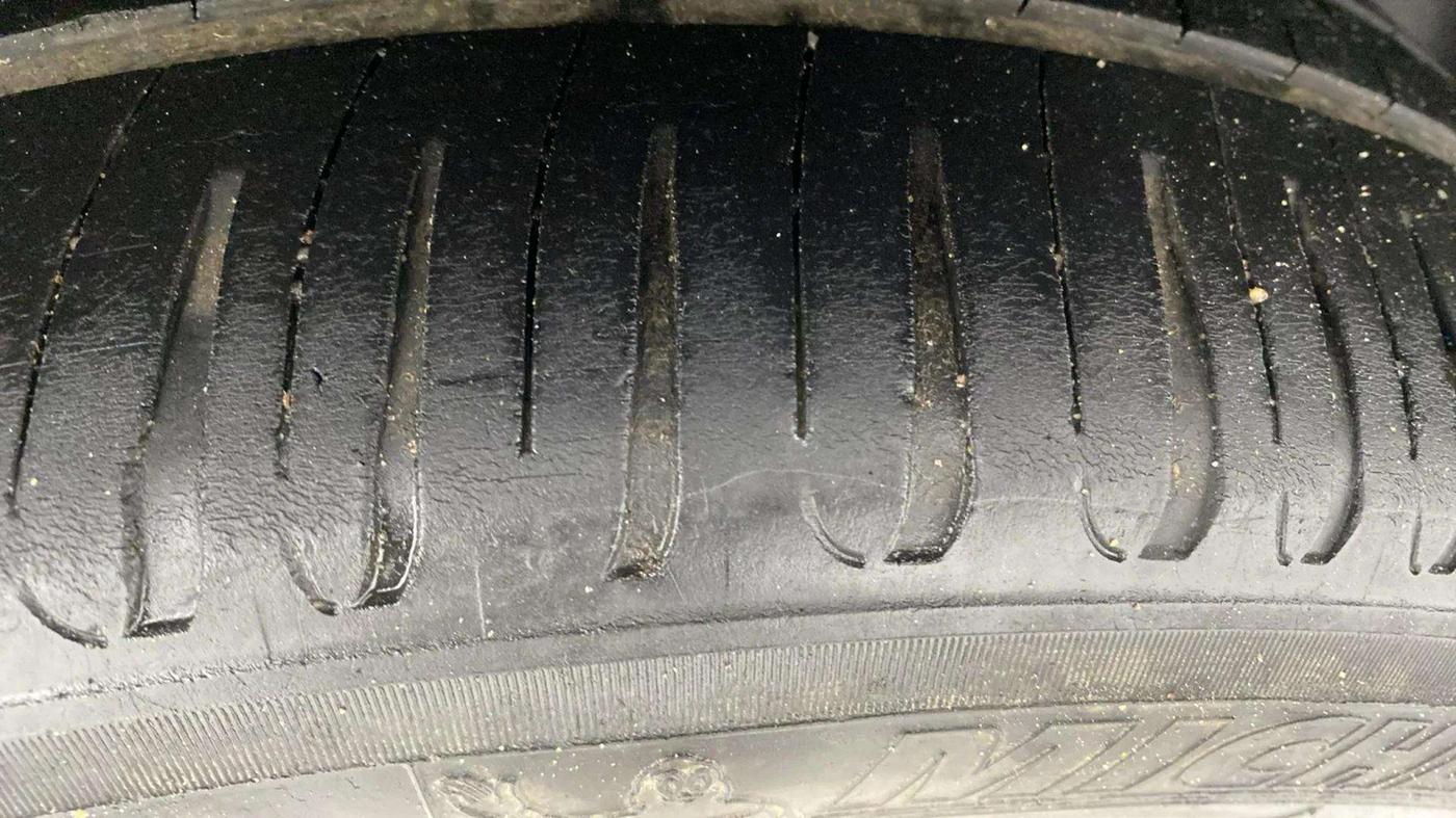 2017 Skoda Rapid STYLE 1.5 TDI AT, Diesel, Automatic, 1,15,836 km, Left Front Tyre Tread