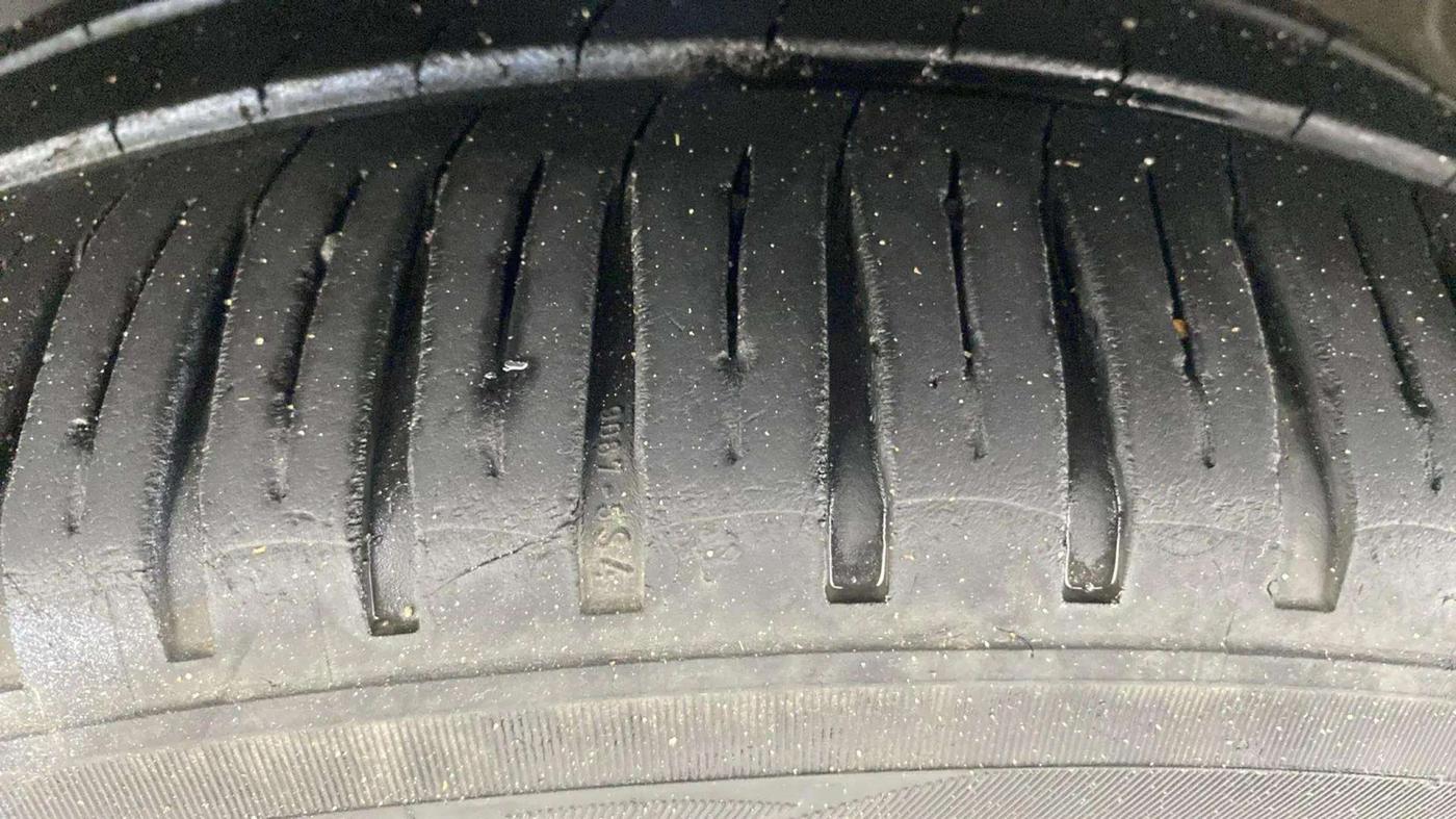 2017 Skoda Rapid STYLE 1.5 TDI AT, Diesel, Automatic, 1,15,836 km, Left Rear Tyre Tread