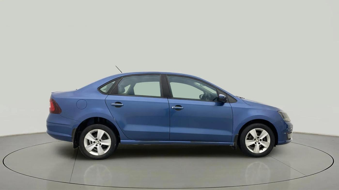 2017 Skoda Rapid STYLE 1.5 TDI AT, Diesel, Automatic, 1,15,836 km, Right Side View