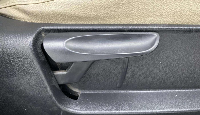 2017 Skoda Rapid STYLE 1.5 TDI AT, Diesel, Automatic, 1,15,719 km, Driver Side Adjustment Panel