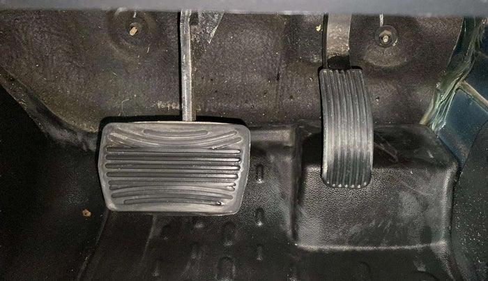 2021 Mahindra Thar LX PETROL HT 4WD AT, Petrol, Automatic, 38,706 km, Pedals
