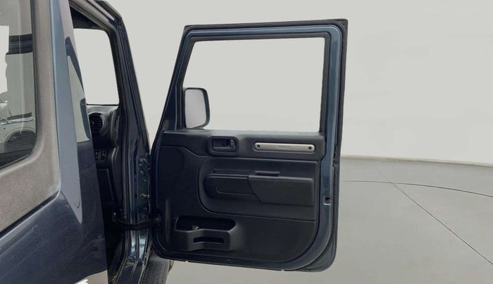 2021 Mahindra Thar LX PETROL HT 4WD AT, Petrol, Automatic, 38,706 km, RHS Front Door
