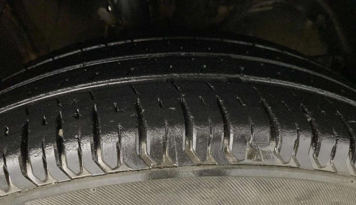 2019 Maruti Swift LXI, Petrol, Manual, 28,233 km, Right Front Tyre Tread