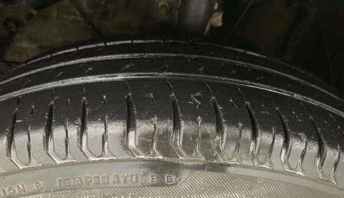 2019 Maruti Swift LXI, Petrol, Manual, 28,233 km, Left Front Tyre Tread