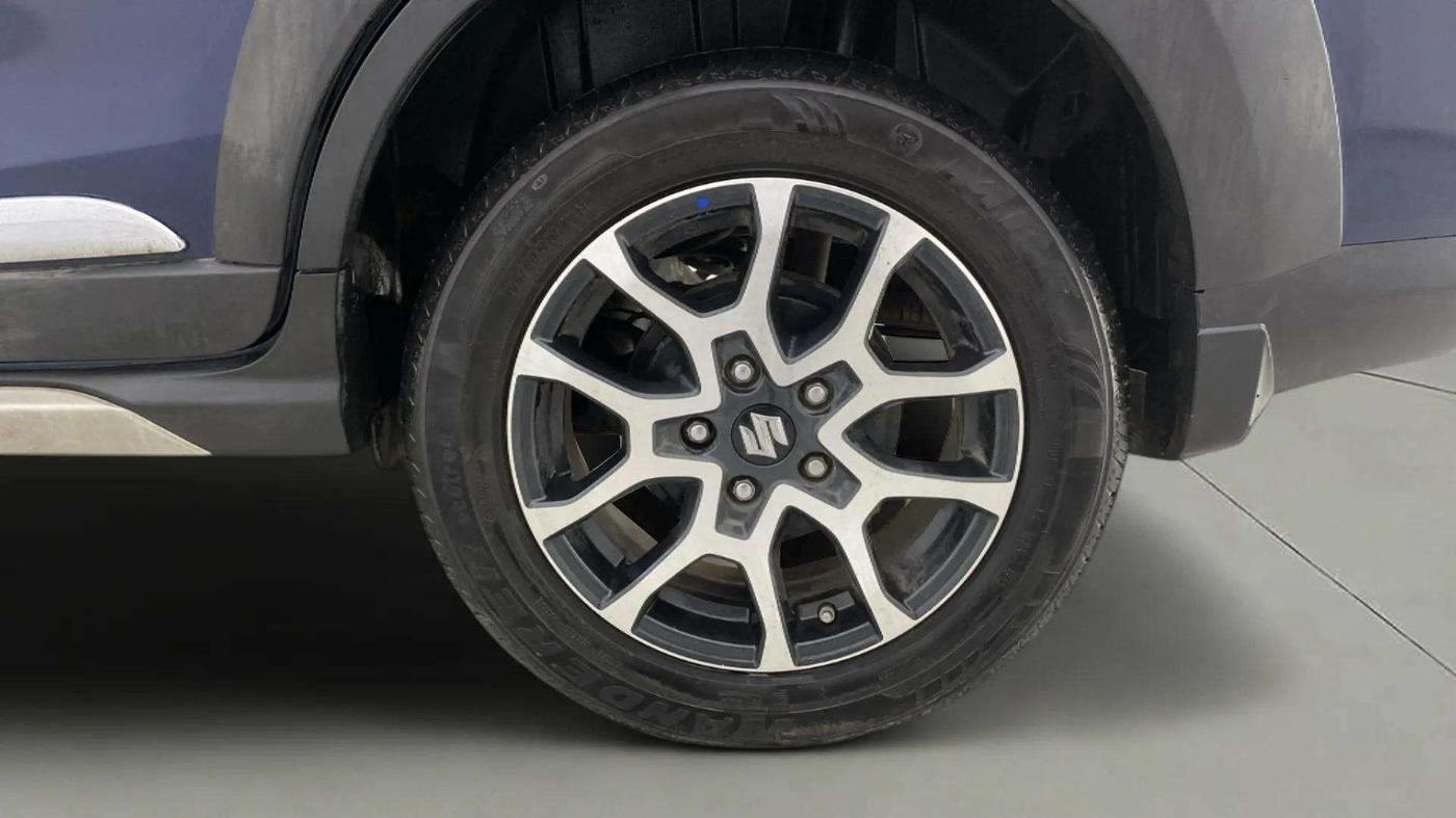 2022 Maruti XL6 ALPHA PLUS MT, Petrol, Manual, 39,027 km, Left Rear Wheel