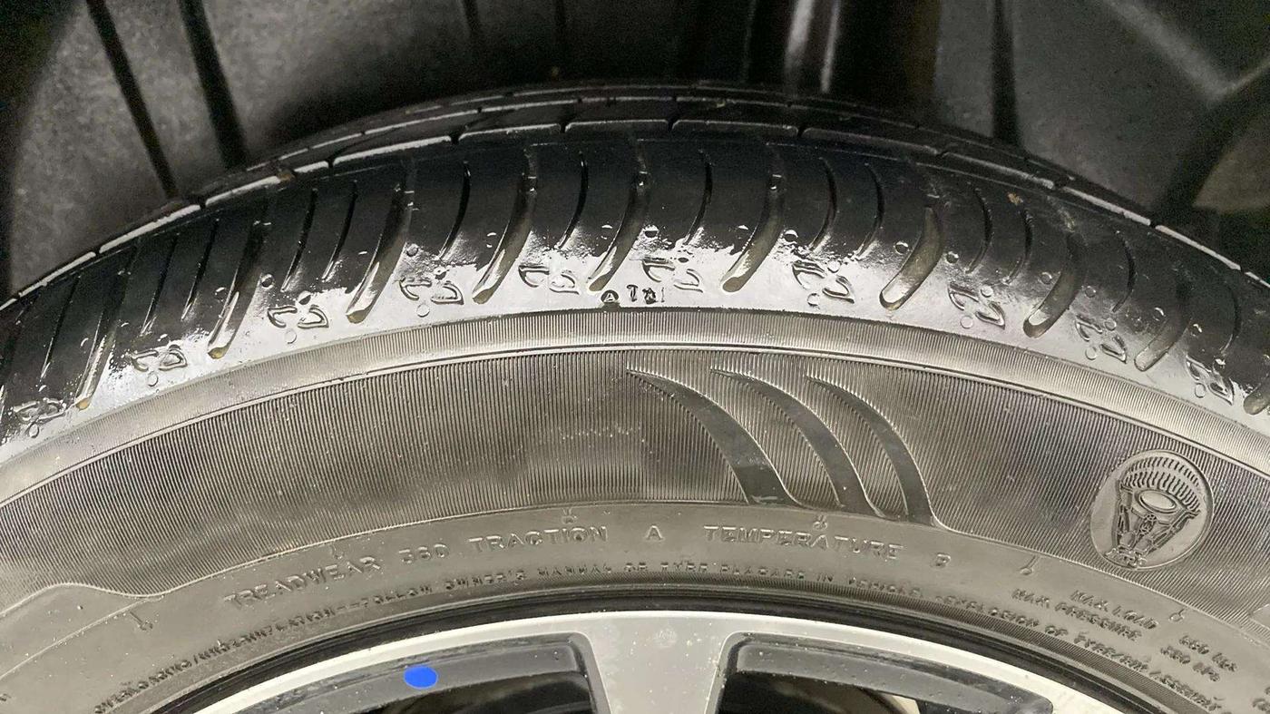 2022 Maruti XL6 ALPHA PLUS MT, Petrol, Manual, 39,027 km, Left Rear Tyre Tread