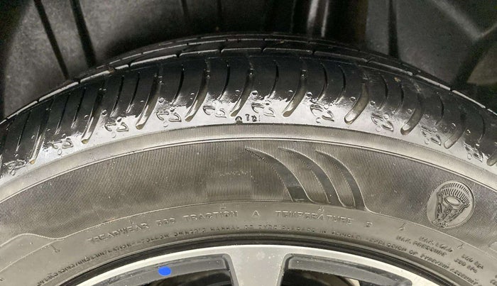 2022 Maruti XL6 ALPHA PLUS MT, Petrol, Manual, 38,931 km, Left Rear Tyre Tread