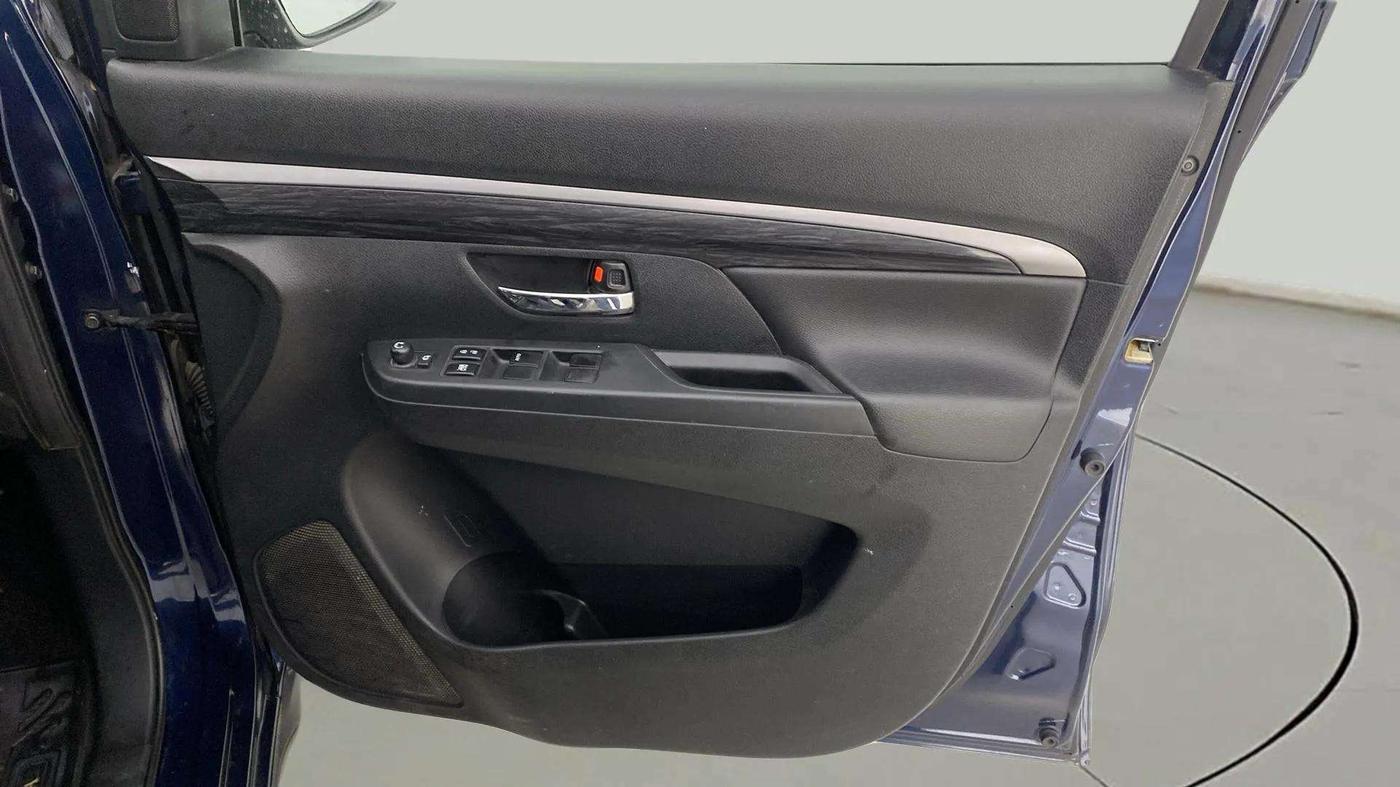 2022 Maruti XL6 ALPHA PLUS MT, Petrol, Manual, 39,027 km, Driver Side Door Panels Control