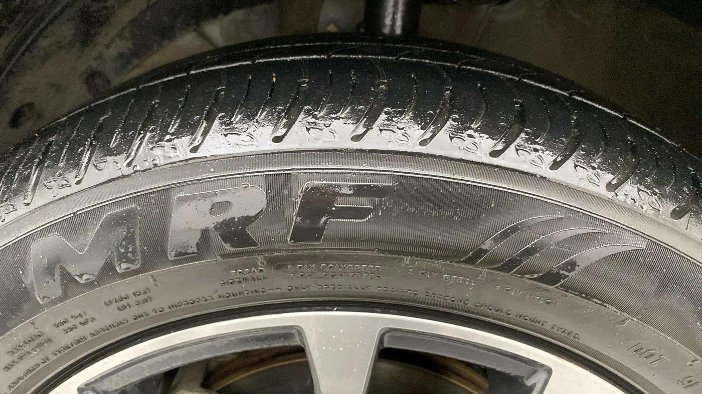 2022 Maruti XL6 ALPHA PLUS MT, Petrol, Manual, 39,027 km, Left Front Tyre Tread