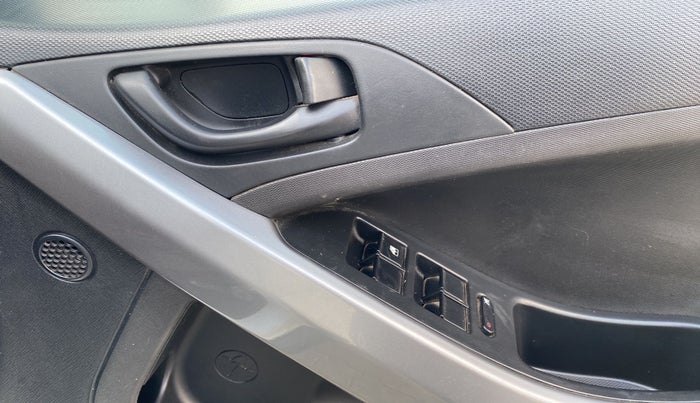 2020 Tata NEXON XM PETROL, Petrol, Manual, 19,050 km, Driver Side Door Panels Control