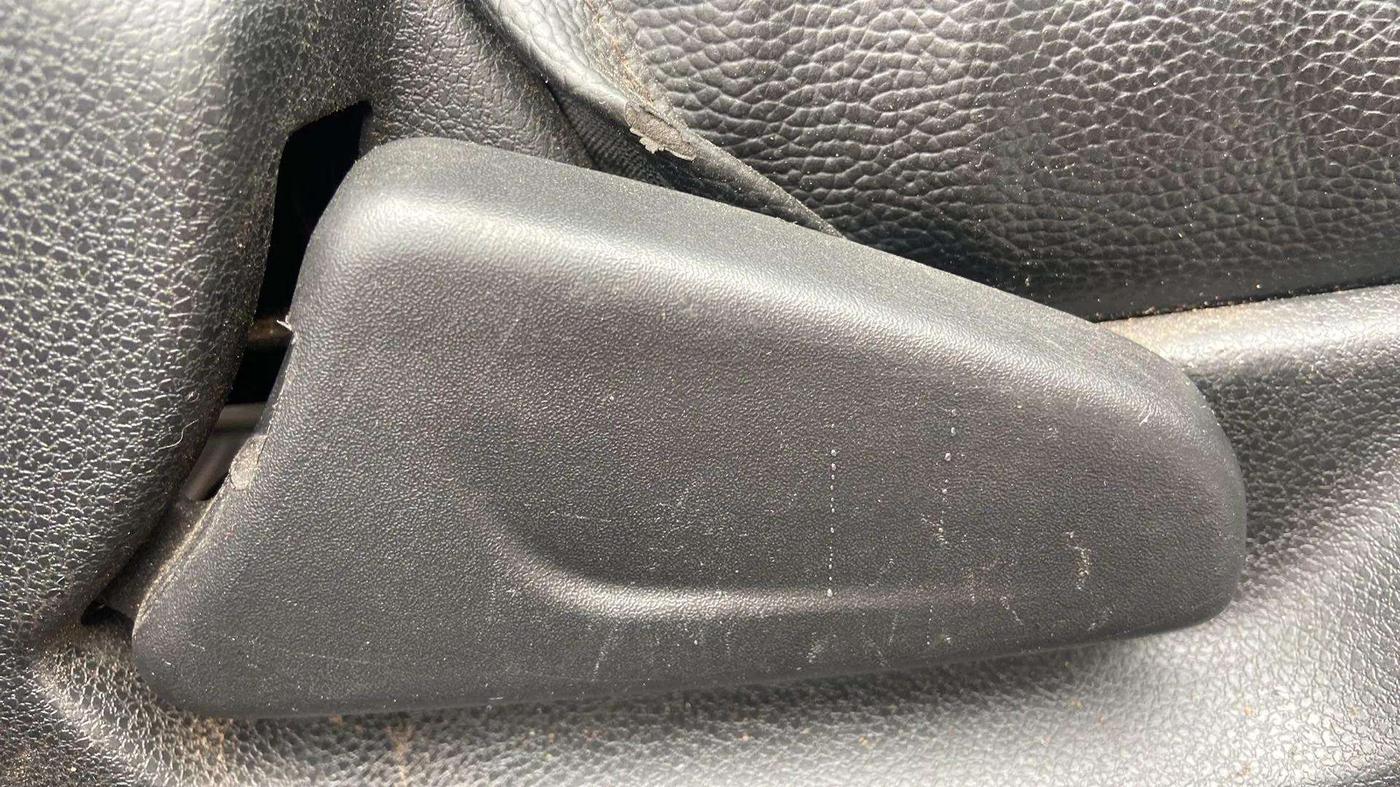 2020 Renault Kwid RXT 1.0 (O), Petrol, Manual, 55,595 km, Driver Side Adjustment Panel