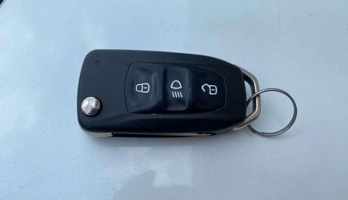 2016 Tata Tiago XZ PETROL, Petrol, Manual, 66,221 km, Key Close Up