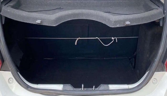 2016 Tata Tiago XZ PETROL, Petrol, Manual, 66,221 km, Boot Inside