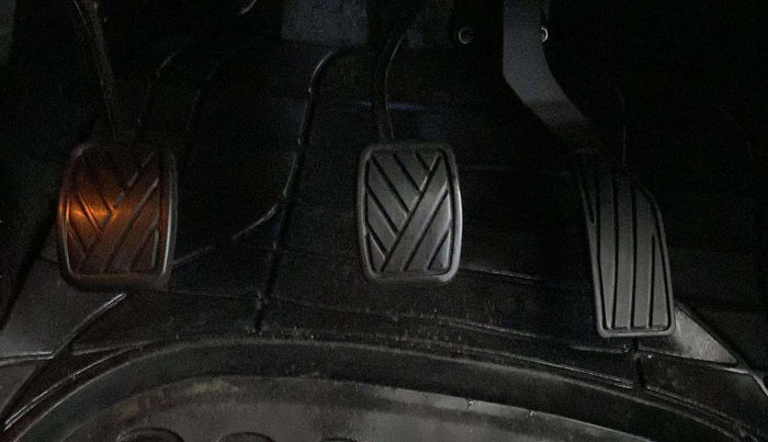 2023 Maruti Grand Vitara DELTA CNG, CNG, Manual, 31,110 km, Pedals