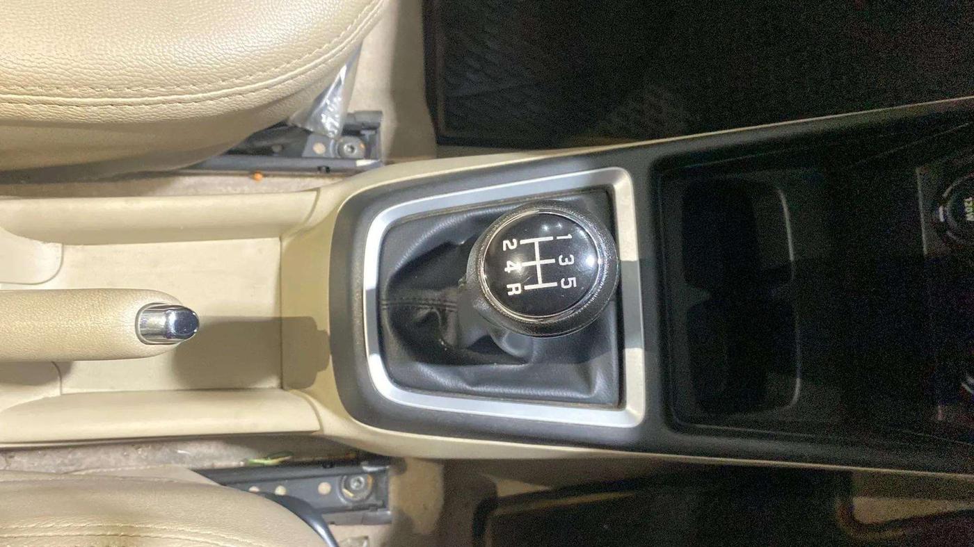 2021 Maruti Dzire ZXI, Petrol, Manual, 14,311 km, Gear Lever