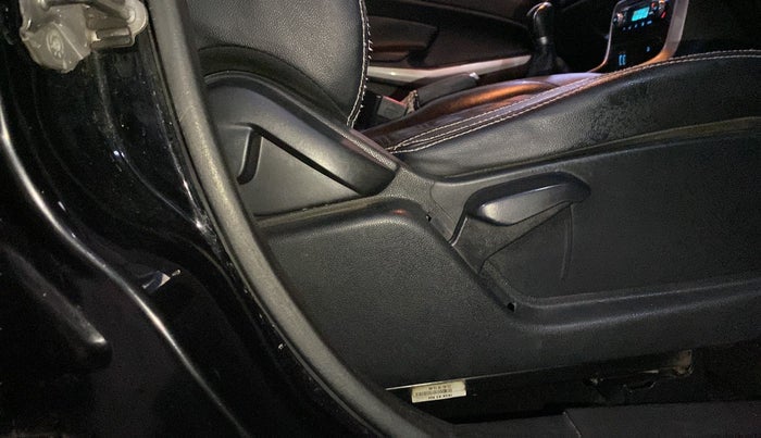 2018 Ford Ecosport TITANIUM + 1.5L DIESEL, Diesel, Manual, 85,950 km, Driver Side Adjustment Panel