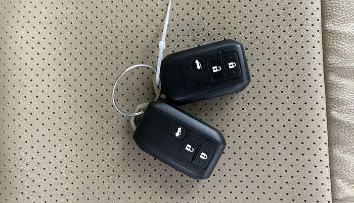 2021 Maruti Dzire ZXI Plus, Petrol, Manual, 76,205 km, Key Close Up