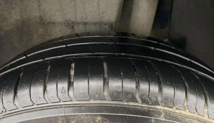 2021 Maruti Dzire ZXI Plus, Petrol, Manual, 76,205 km, Left Rear Tyre Tread