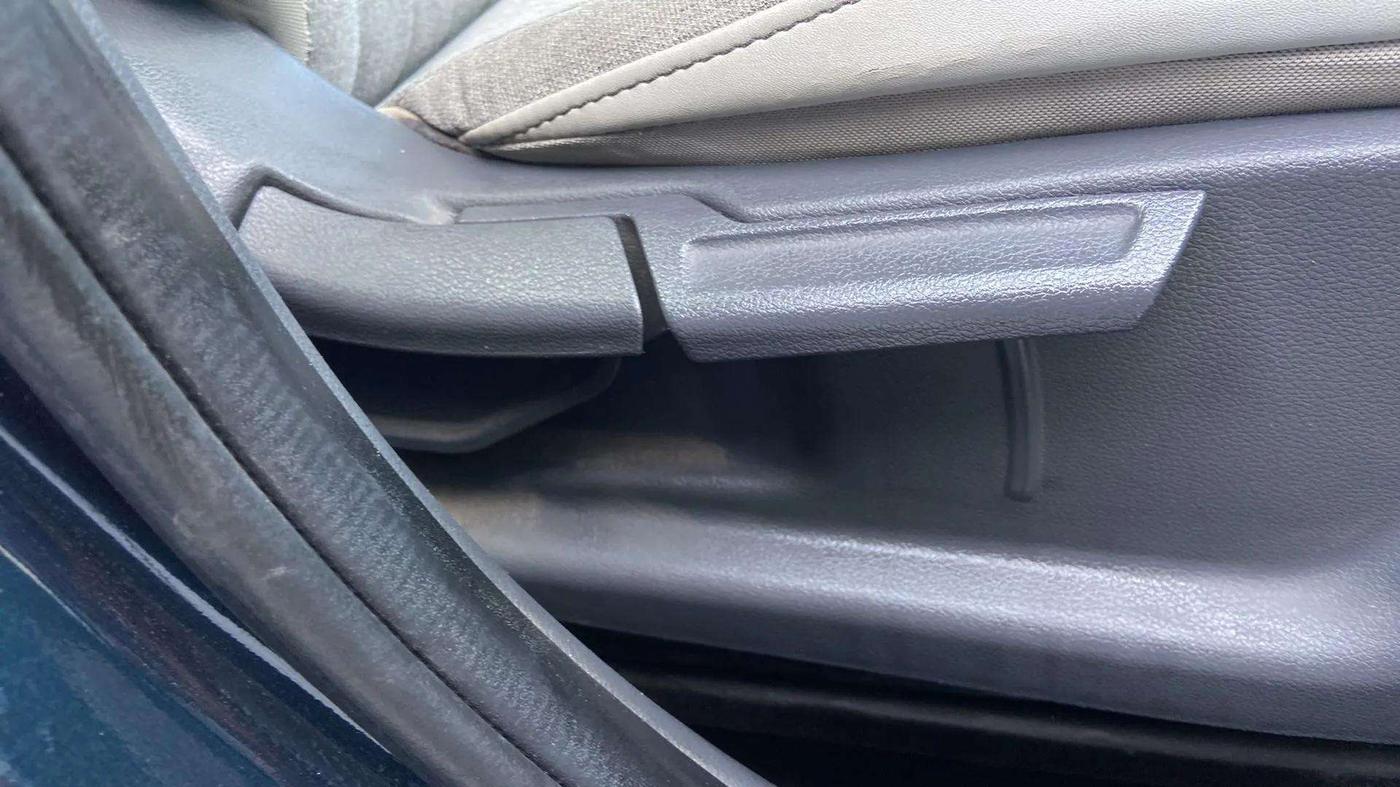 2022 Hyundai GRAND I10 NIOS ASTA AMT 1.2 KAPPA VTVT, CNG, Automatic, 62,114 km, Driver Side Adjustment Panel