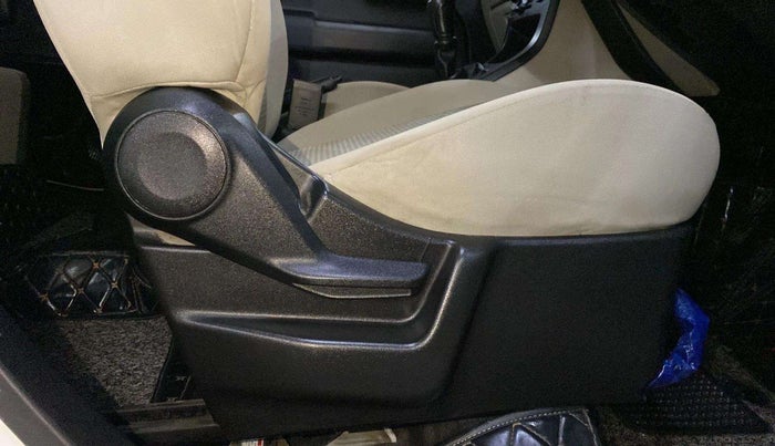 2021 Maruti New Wagon-R LXI CNG 1.0, CNG, Manual, 50,112 km, Driver Side Adjustment Panel