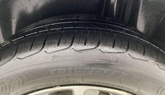 2020 Maruti Ciaz ALPHA  AT 1.5 SHVS PETROL, Petrol, Automatic, 75,382 km, Left Rear Tyre Tread