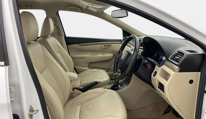 2020 Maruti Ciaz ALPHA  AT 1.5 SHVS PETROL, Petrol, Automatic, 75,382 km, Right Side Front Door Cabin
