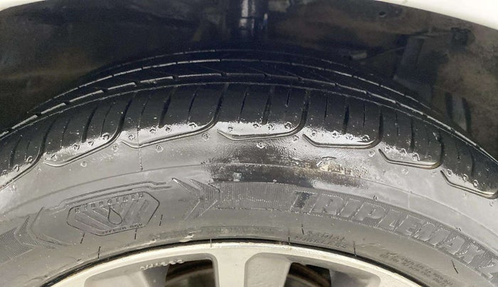2020 Maruti Ciaz ALPHA  AT 1.5 SHVS PETROL, Petrol, Automatic, 75,382 km, Right Front Tyre Tread