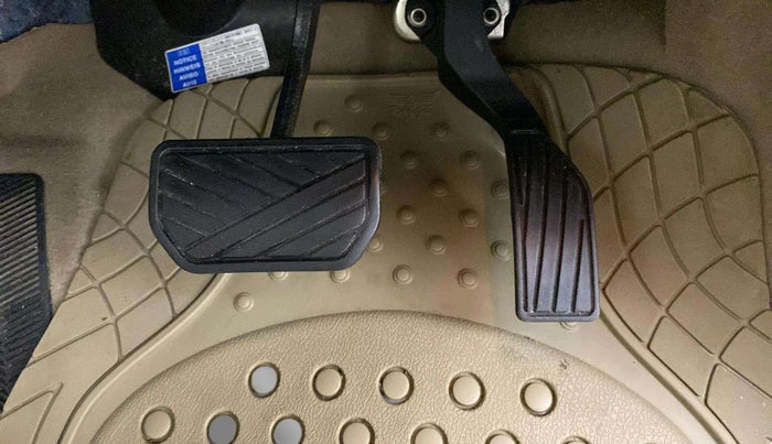 2020 Maruti Ciaz ALPHA  AT 1.5 SHVS PETROL, Petrol, Automatic, 75,382 km, Pedals
