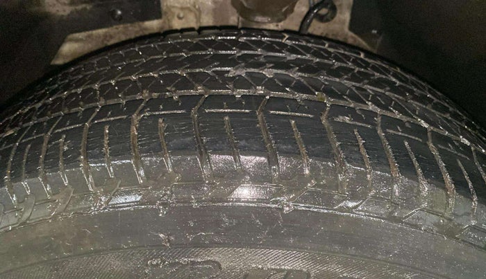 2014 Mahindra XUV500 W6, Diesel, Manual, 49,271 km, Left Front Tyre Tread