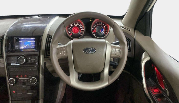 2014 Mahindra XUV500 W6, Diesel, Manual, 49,271 km, Steering Wheel Close Up