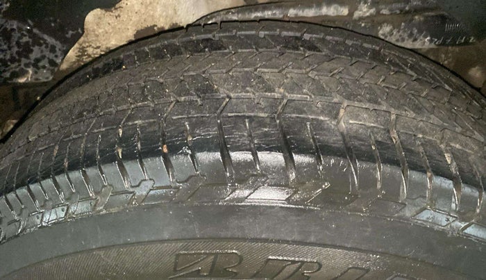 2014 Mahindra XUV500 W6, Diesel, Manual, 49,271 km, Left Rear Tyre Tread