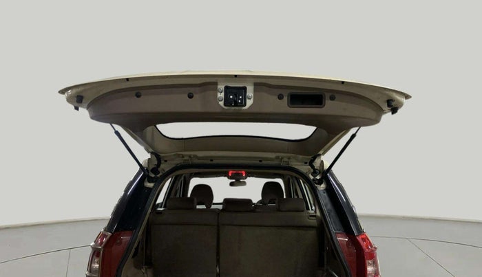 2014 Mahindra XUV500 W6, Diesel, Manual, 49,271 km, Boot Door Open
