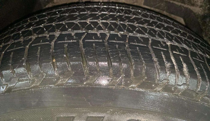 2014 Mahindra XUV500 W6, Diesel, Manual, 49,271 km, Right Front Tyre Tread