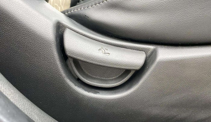 2018 Hyundai Grand i10 SPORTZ AT 1.2 KAPPA VTVT, Petrol, Automatic, 70,562 km, Driver Side Adjustment Panel