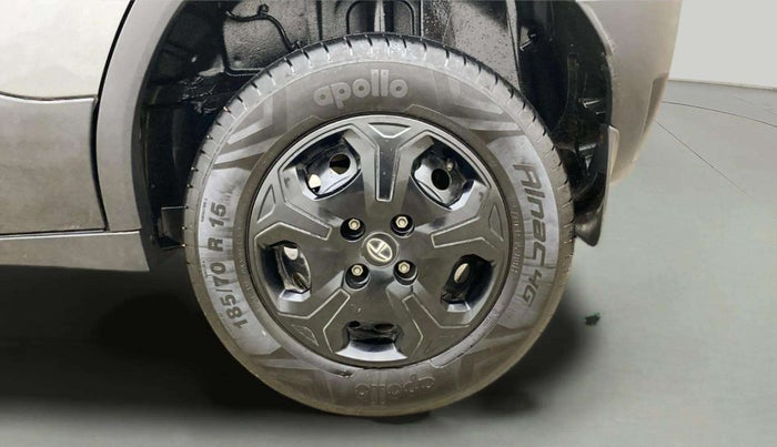 2022 Tata PUNCH ACCOMPLISHED MT, Petrol, Manual, 39,665 km, Left Rear Wheel