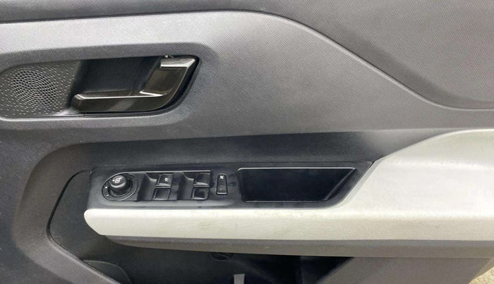 2022 Tata PUNCH ACCOMPLISHED MT, Petrol, Manual, 39,665 km, Driver Side Door Panels Control