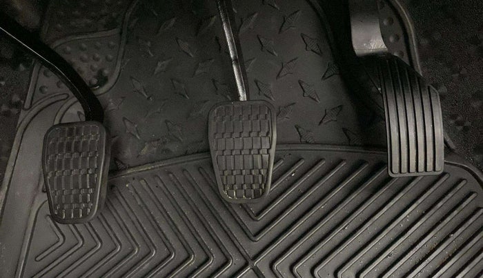 2022 Tata PUNCH ACCOMPLISHED MT, Petrol, Manual, 39,665 km, Pedals