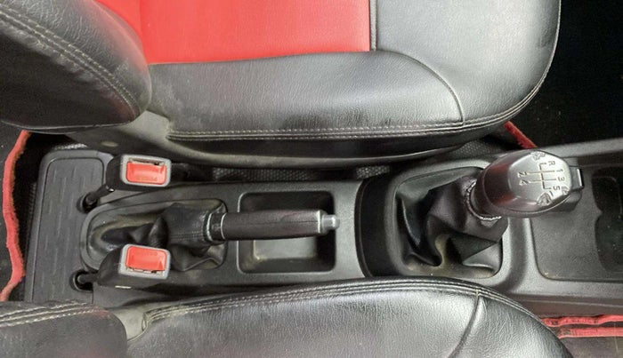 2017 Renault Kwid RXT 1.0, Petrol, Manual, 78,741 km, Gear Lever