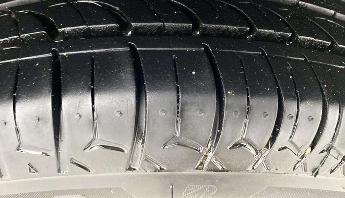 2017 Renault Kwid RXT 1.0, Petrol, Manual, 78,741 km, Right Rear Tyre Tread