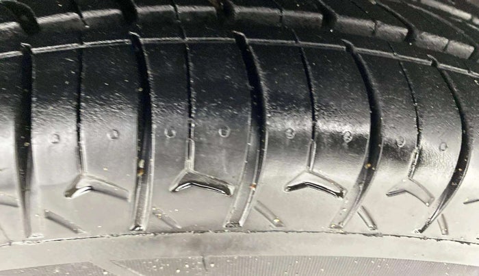 2017 Renault Kwid RXT 1.0, Petrol, Manual, 78,741 km, Right Front Tyre Tread