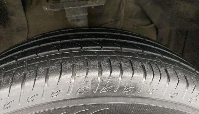 2023 Maruti BREZZA VXI SMART HYBRID, Petrol, Manual, 20,992 km, Right Front Tyre Tread