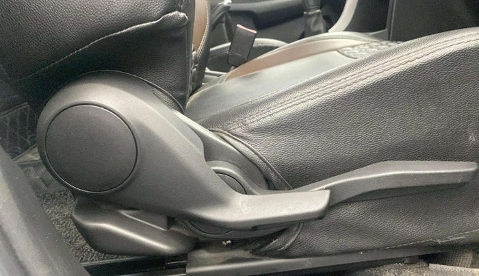 2023 Maruti BREZZA VXI SMART HYBRID, Petrol, Manual, 20,992 km, Driver Side Adjustment Panel