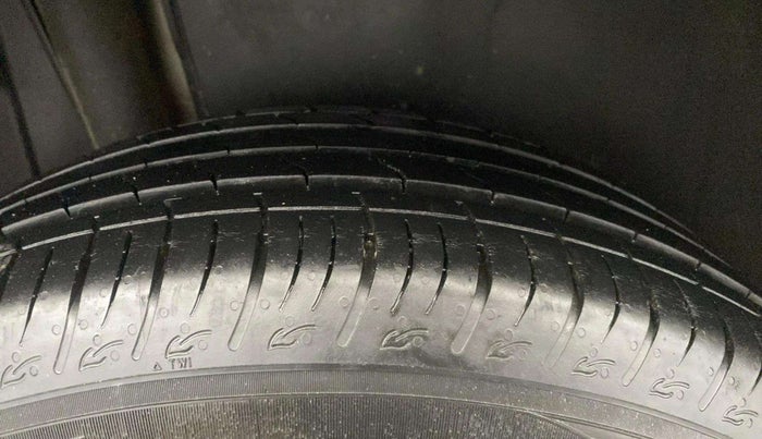 2023 Maruti BREZZA VXI SMART HYBRID, Petrol, Manual, 20,992 km, Right Rear Tyre Tread