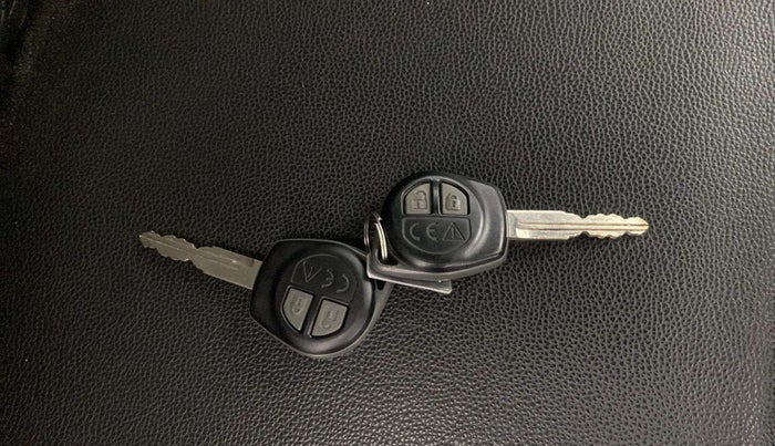 2023 Maruti BREZZA VXI SMART HYBRID, Petrol, Manual, 20,992 km, Key Close Up