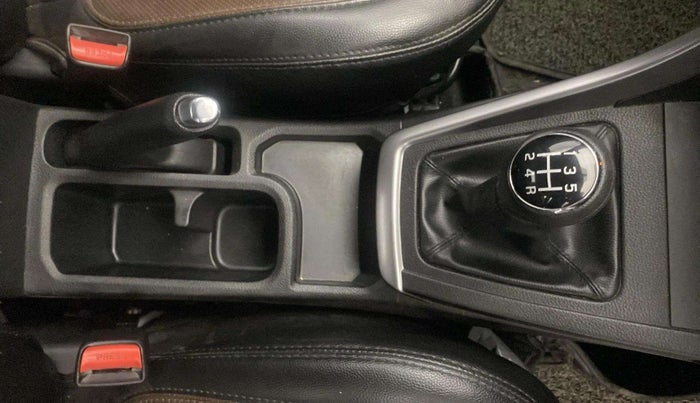 2023 Maruti BREZZA VXI SMART HYBRID, Petrol, Manual, 20,992 km, Gear Lever