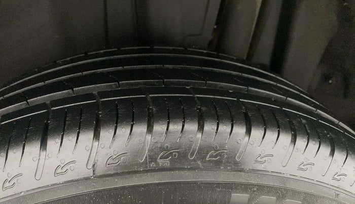 2023 Maruti BREZZA VXI SMART HYBRID, Petrol, Manual, 20,992 km, Left Rear Tyre Tread