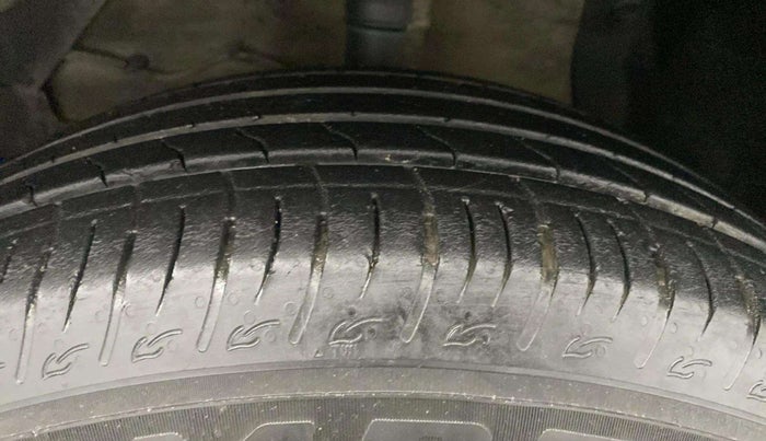 2023 Maruti BREZZA VXI SMART HYBRID, Petrol, Manual, 20,992 km, Left Front Tyre Tread