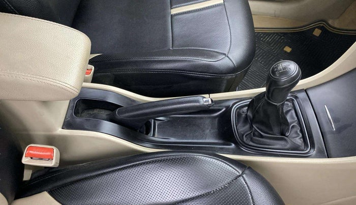 2018 Maruti Ciaz SIGMA 1.5 SHVS MT  PETROL, Petrol, Manual, 57,889 km, Gear Lever