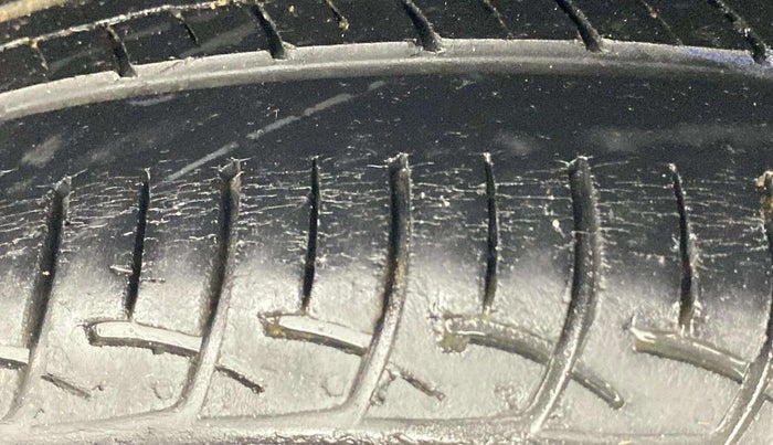 2018 Maruti Ciaz SIGMA 1.5 SHVS MT  PETROL, Petrol, Manual, 57,889 km, Left Rear Tyre Tread